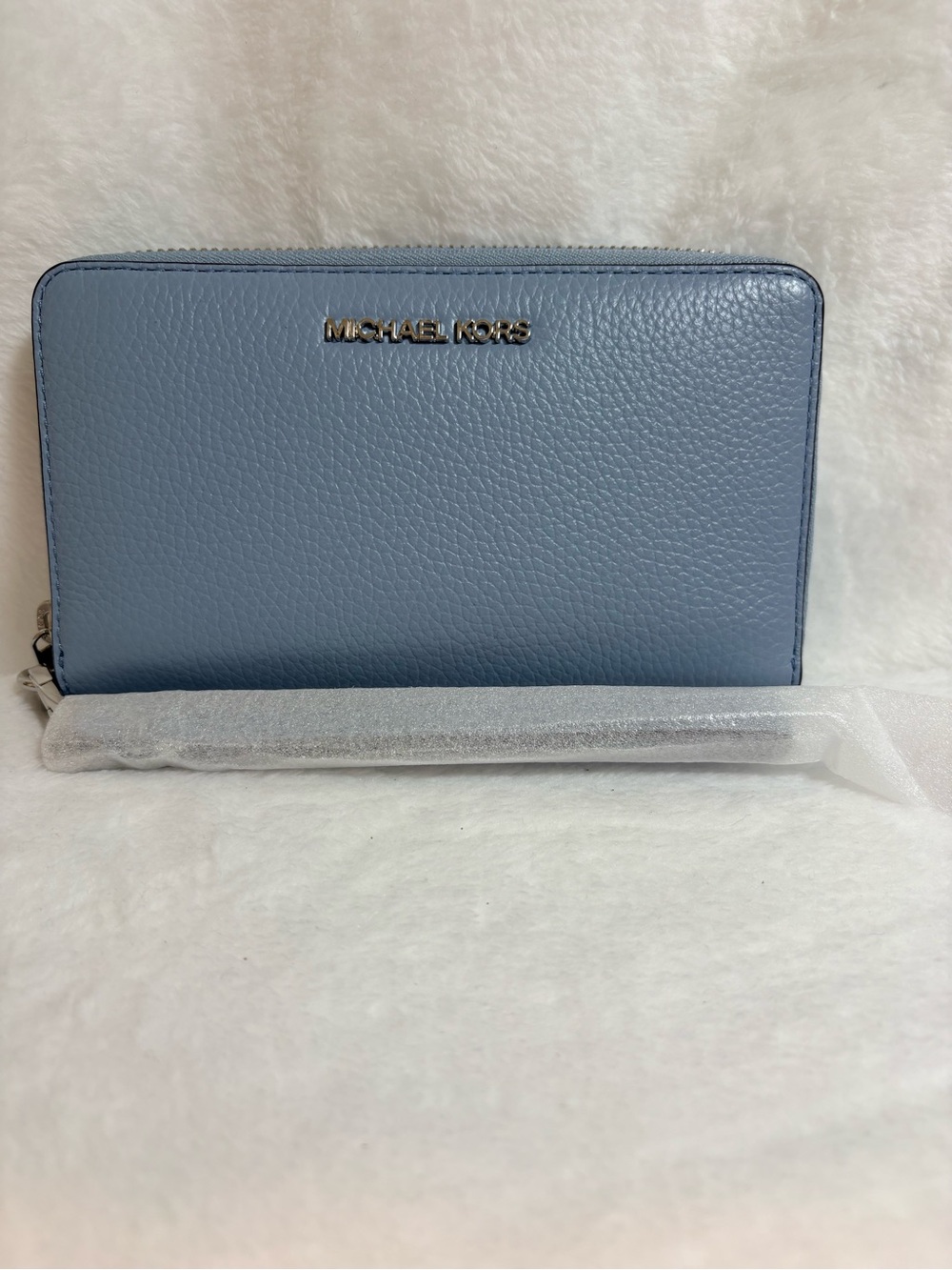 Michael Kors Jet Set Large Pebbled Leather Smartphone Wallet (Color: Pale Blue)